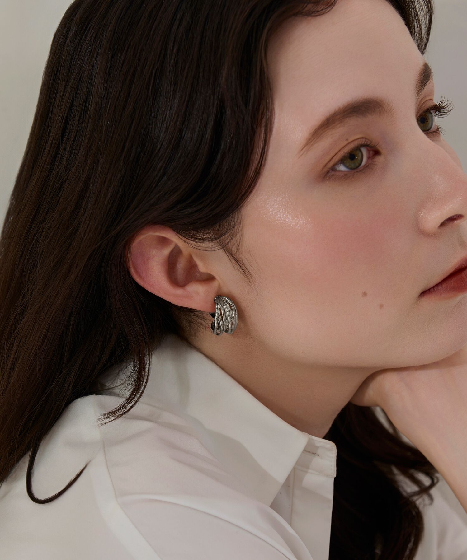 Phoebe「【痛くないシリーズ・金属アレルギー対応】シンフォニーフープソフトイヤリング　シルバー」|イヤリング|