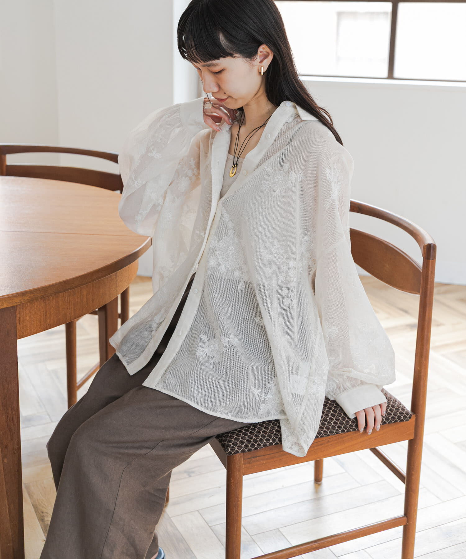 URBAN RESEARCH DOORS「メッシュエンブロイダリーシャツ」|シャツ・ブラウス|ナチュラル