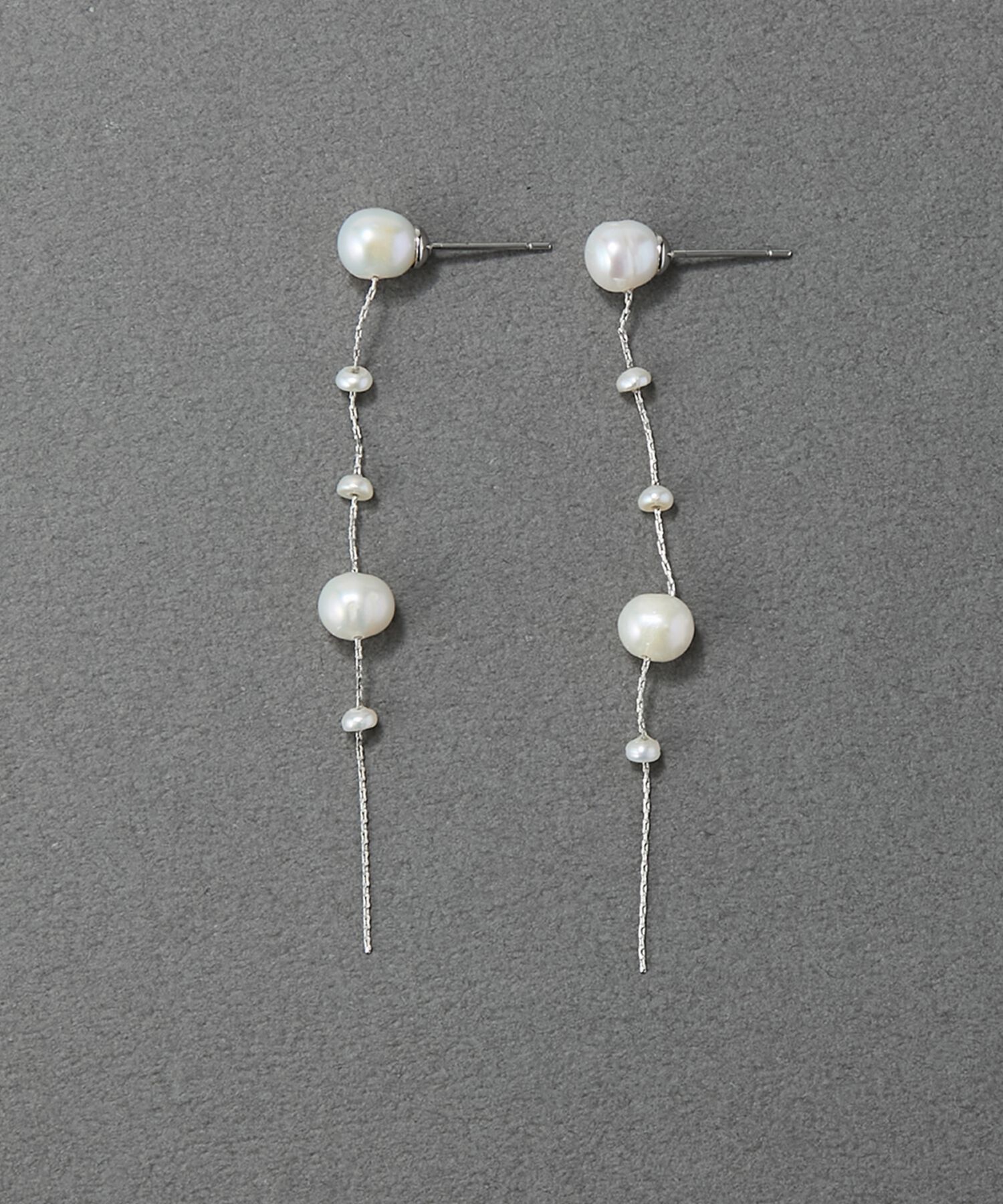 Phoebe「【金属アレルギー対応】パールドロップロングピアス　シルバー」|ピアス|
