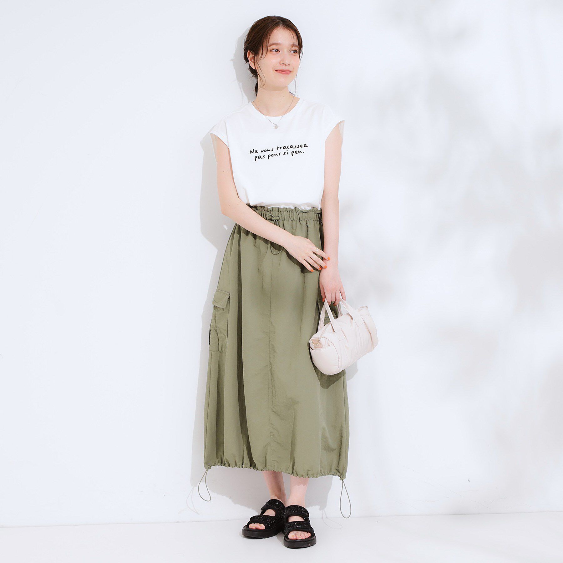 SHOO･LA･RUE「【ひんやり/汗ジミ軽減/UVカット】 ロゴプリントノースリーブTシャツ」|Tシャツ・カットソー|