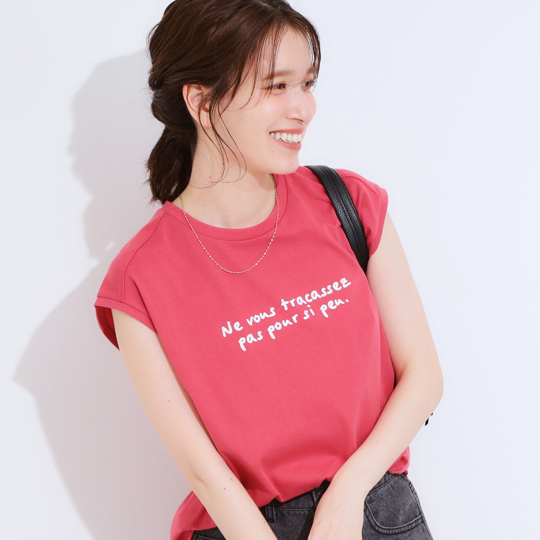 SHOO･LA･RUE「【ひんやり/汗ジミ軽減/UVカット】 ロゴプリントノースリーブTシャツ」|Tシャツ・カットソー|ピンク(072)