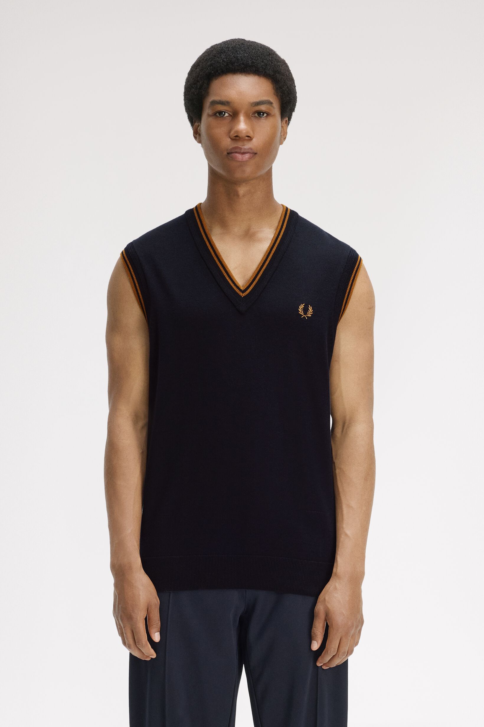 FRED PERRY 「TIPPED V-NECK TANK／ティップVネックタンク」|ベスト・ジレ|