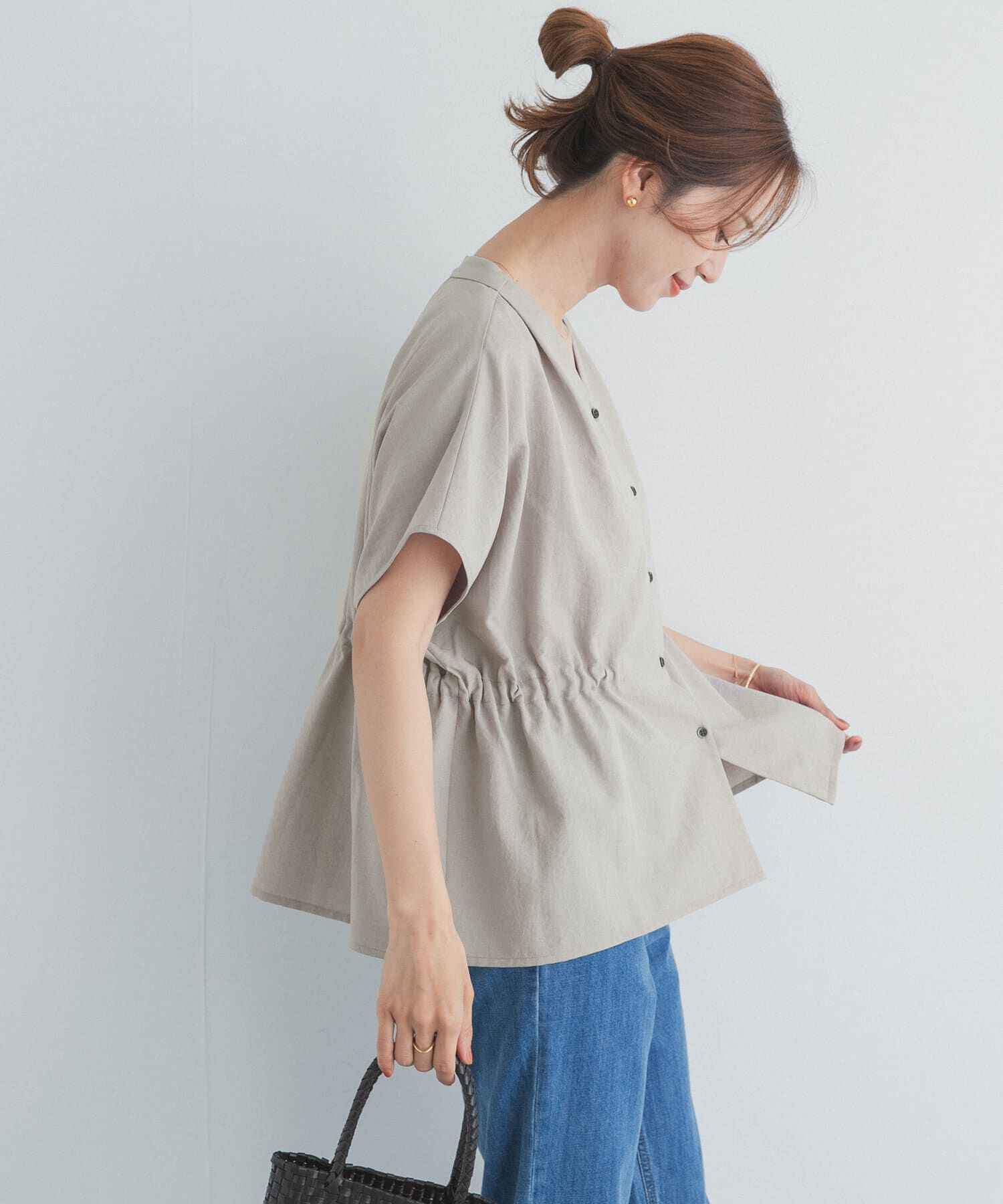 URBAN RESEARCH DOORS「Vネックウエストギャザーブラウス」|シャツ・ブラウス|