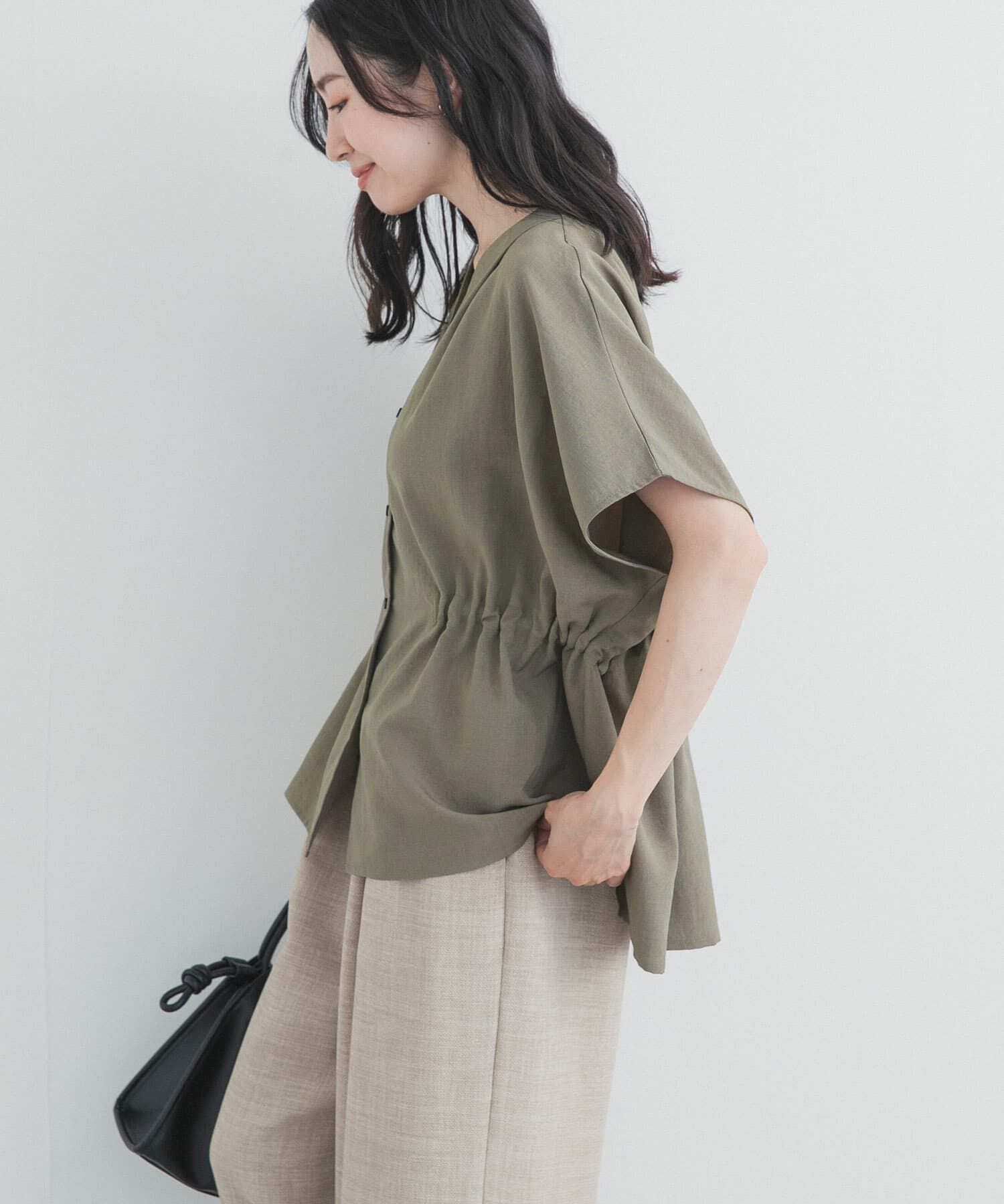 URBAN RESEARCH DOORS「Vネックウエストギャザーブラウス」|シャツ・ブラウス|