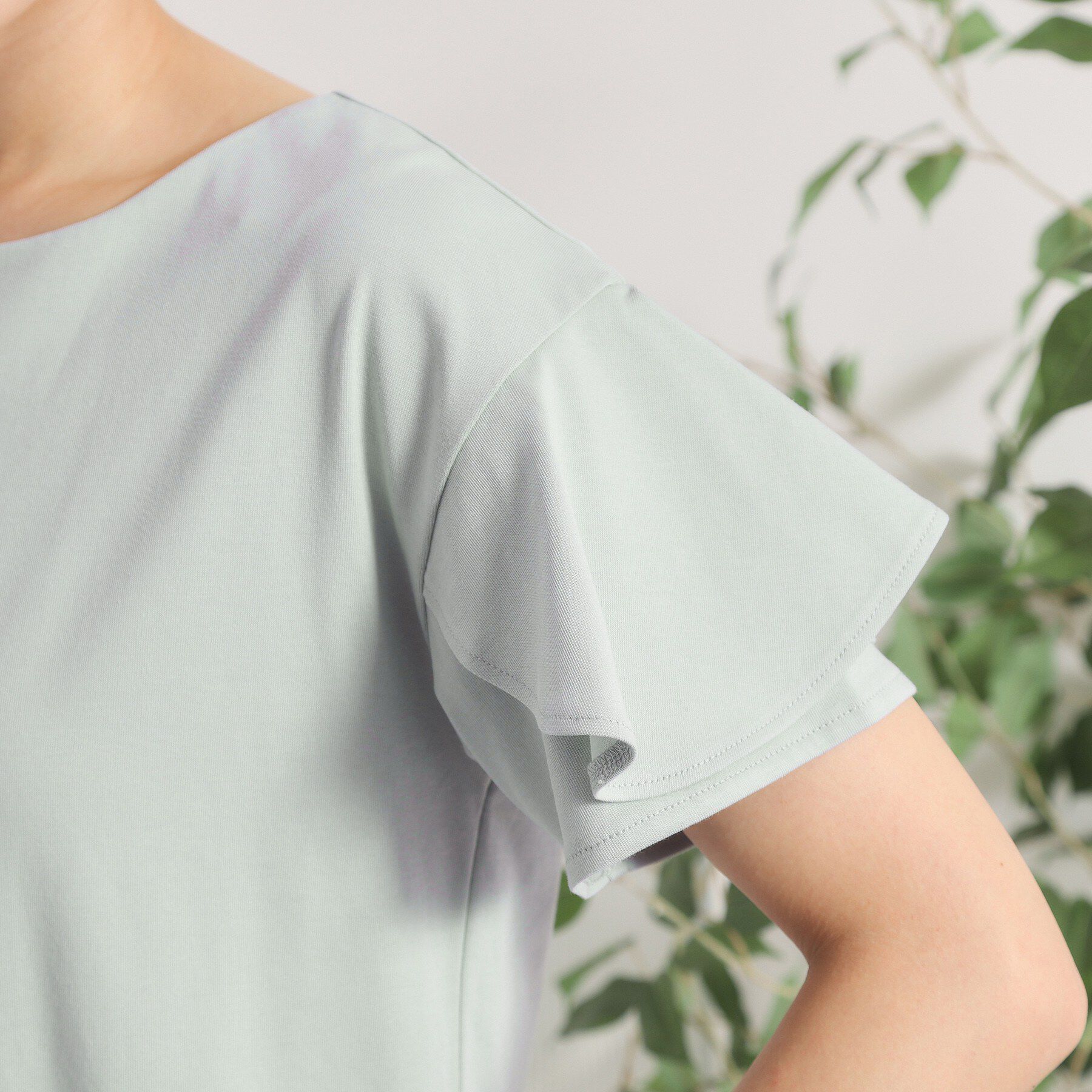 ITS&rsquo;DEMO「【冷感／遮熱】バックフリルTシャツ」|Tシャツ・カットソー|