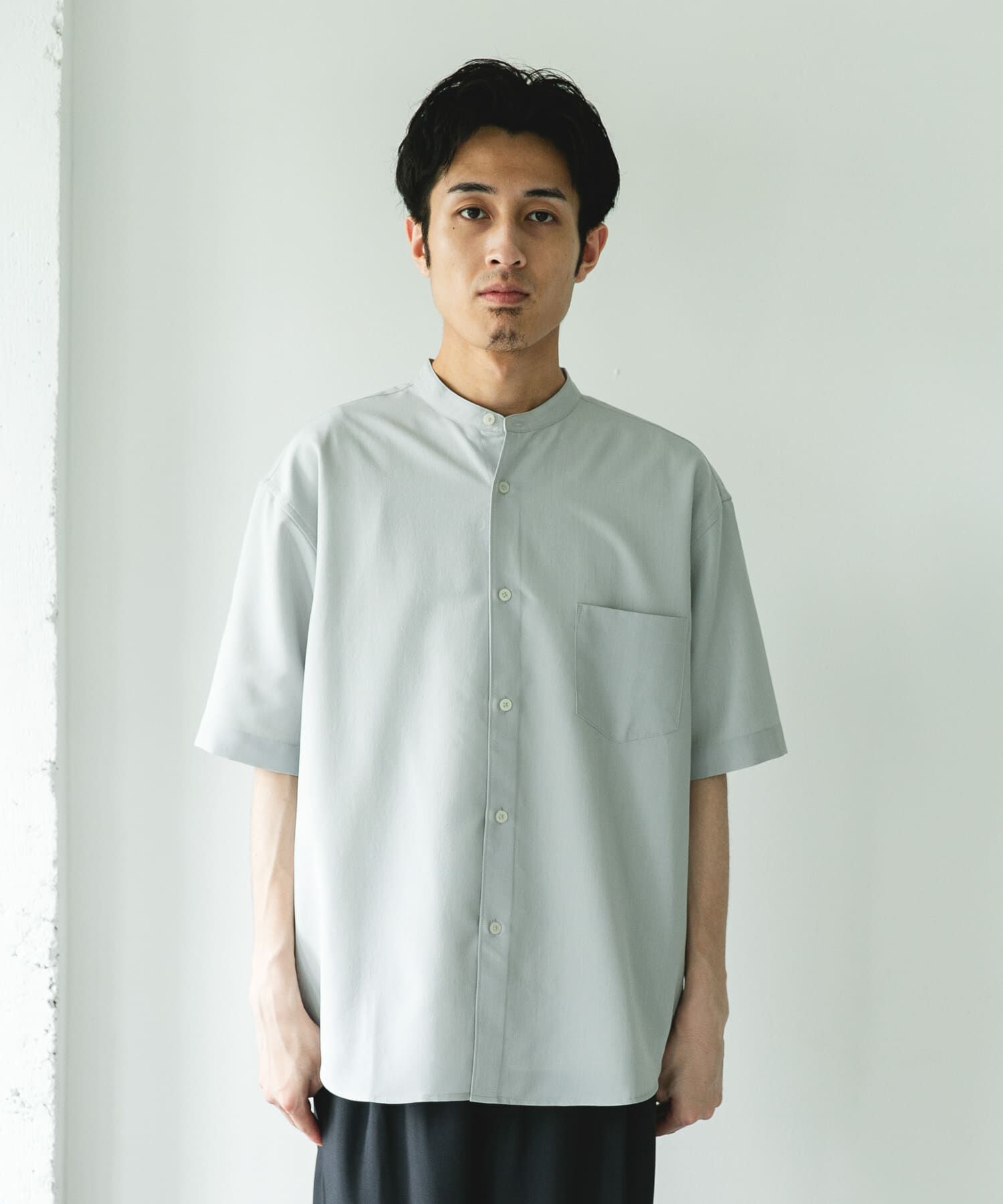 URBAN RESEARCH DOORS「『吸水速乾』セオアルファバンドカラーショートスリーブシャツ」|シャツ・ブラウス|