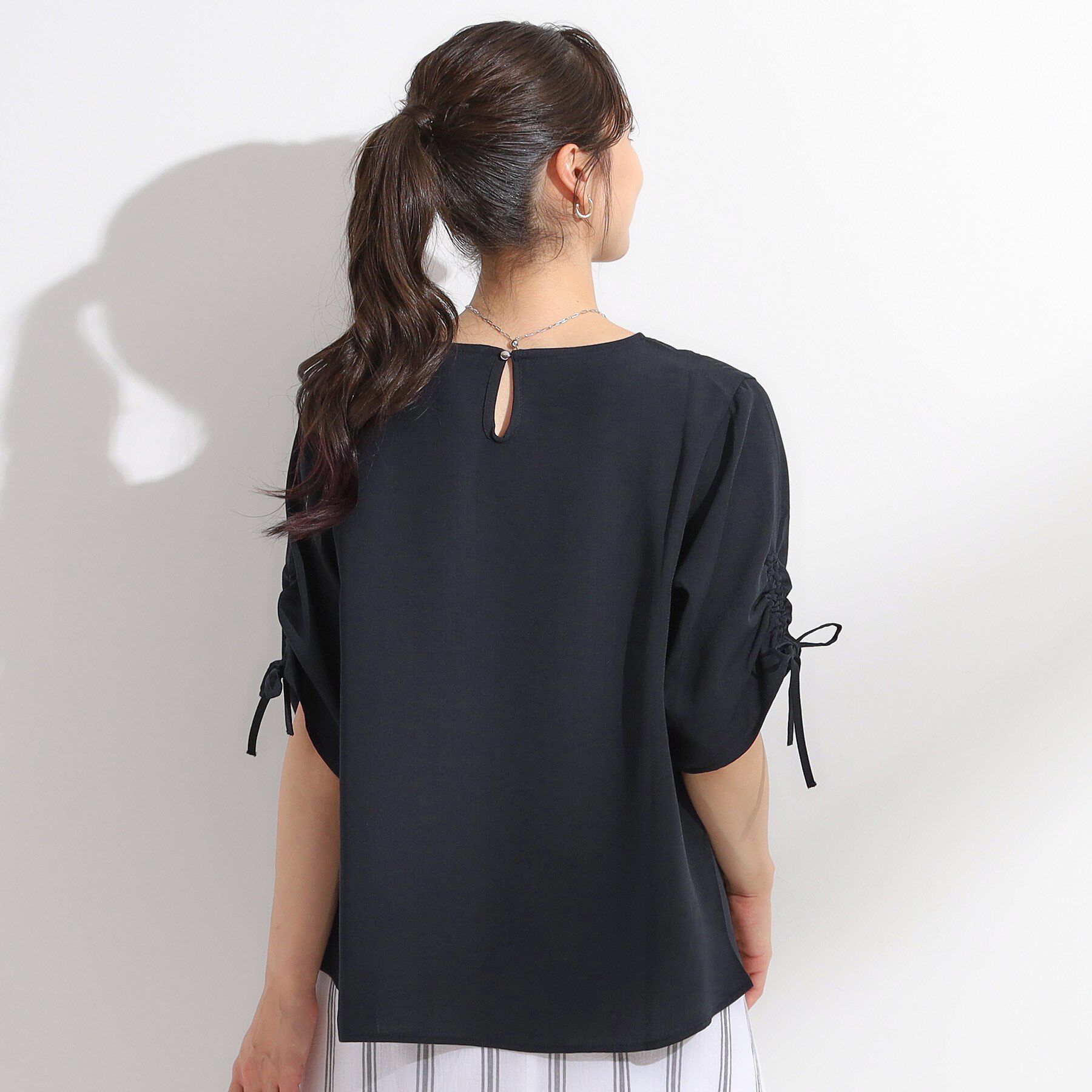 SHOO･LA･RUE「【セットアップ可/洗える/S-LL】お袖シャーリング 麻調5分袖ブラウス」|シャツ・ブラウス|