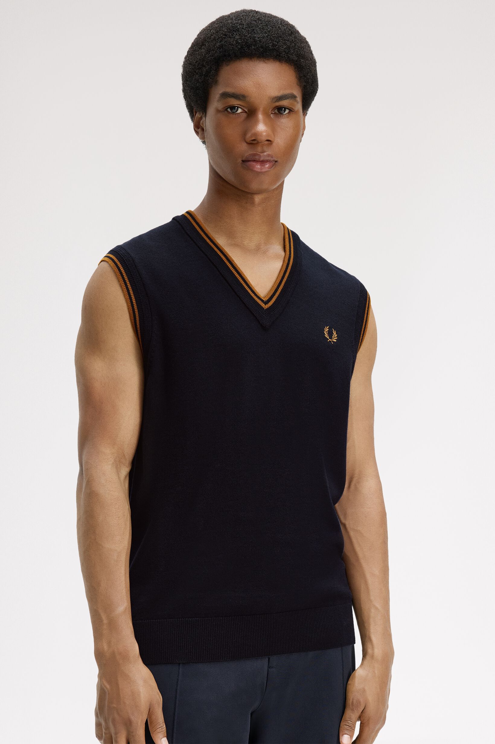 FRED PERRY 「TIPPED V-NECK TANK／ティップVネックタンク」|ベスト・ジレ|