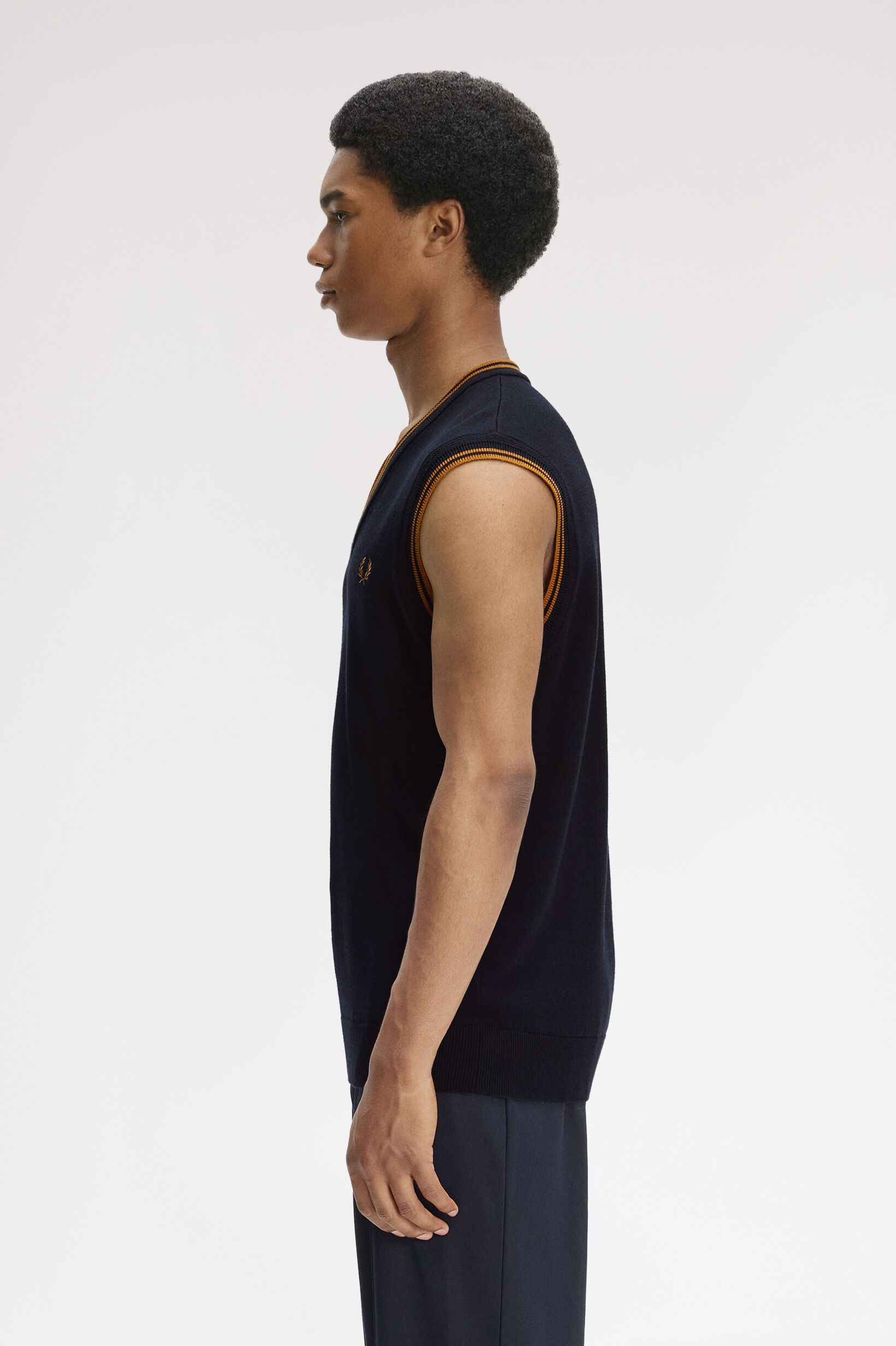 FRED PERRY 「TIPPED V-NECK TANK／ティップVネックタンク」|ベスト・ジレ|