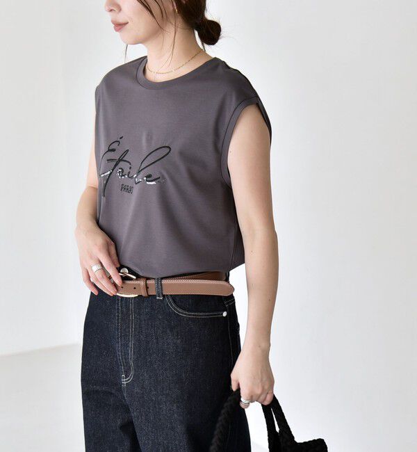 quaranciel「《予約》quaranciel:〈洗濯機可能〉スパンコール ロゴ 刺繍 フレンチスリーブ TEE」|Tシャツ・カットソー|