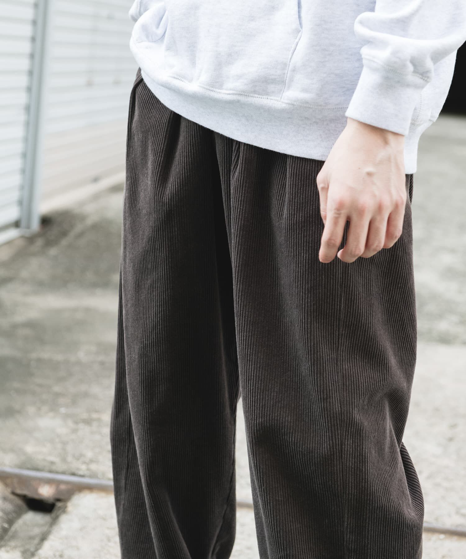 URBAN RESEARCH DOORS「2タック太畝コーデュロイパンツ」|その他|