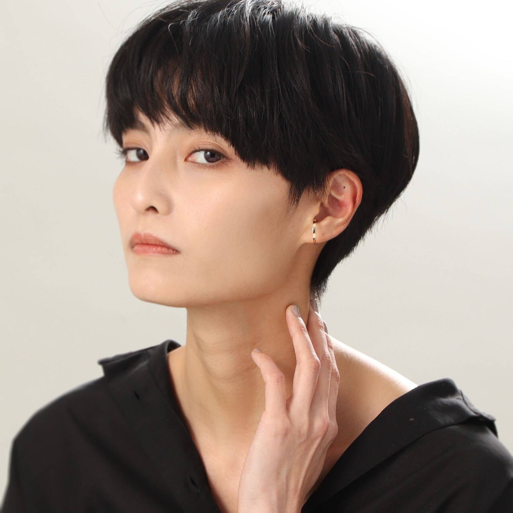 COCOSHNIK「K10中空アンジュレート イヤーカフ大」|イヤーカフ|