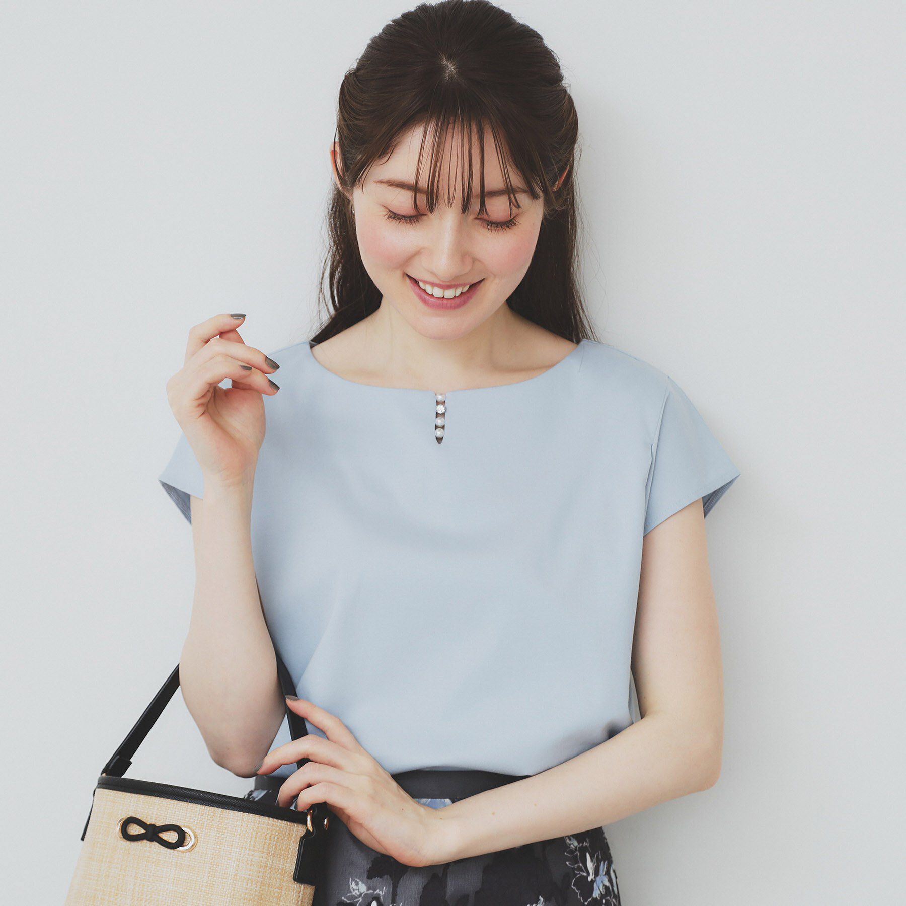 index「《6色展開／XS-3サイズ》キーネックビジュートップス【UV／接触冷感／洗濯機洗い可】」|Tシャツ・カットソー|サックスブルー(09