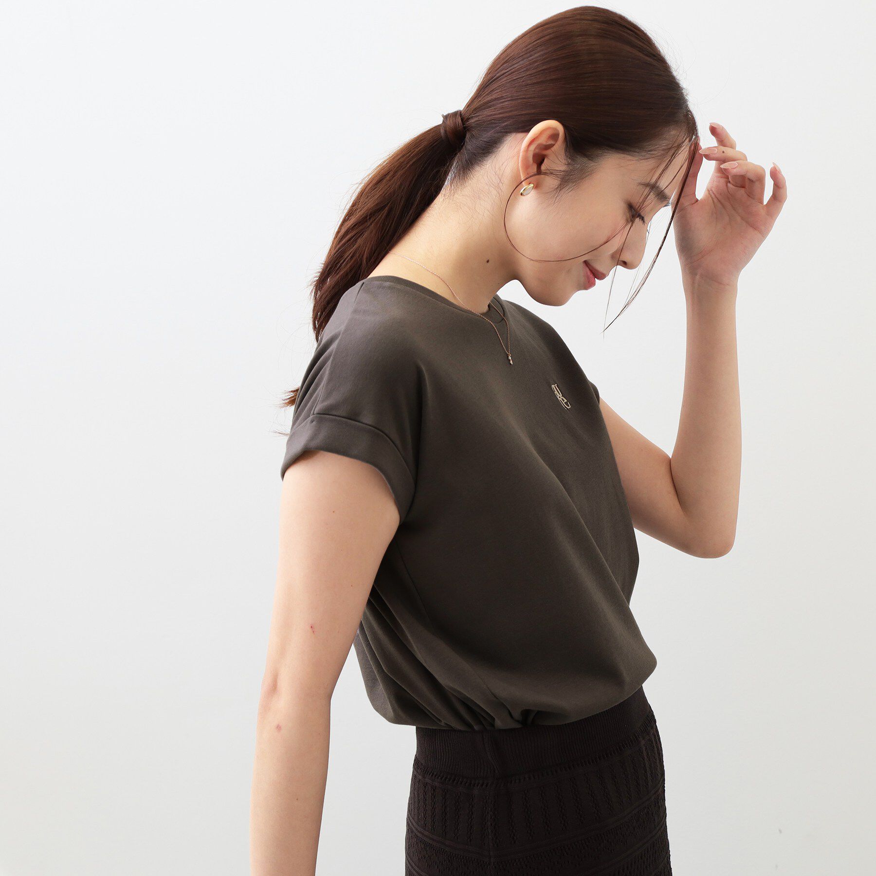 index「【接触冷感／UVケア】ワンポイント刺繍ターンバックTシャツ《洗濯機OK》」|Tシャツ・カットソー|