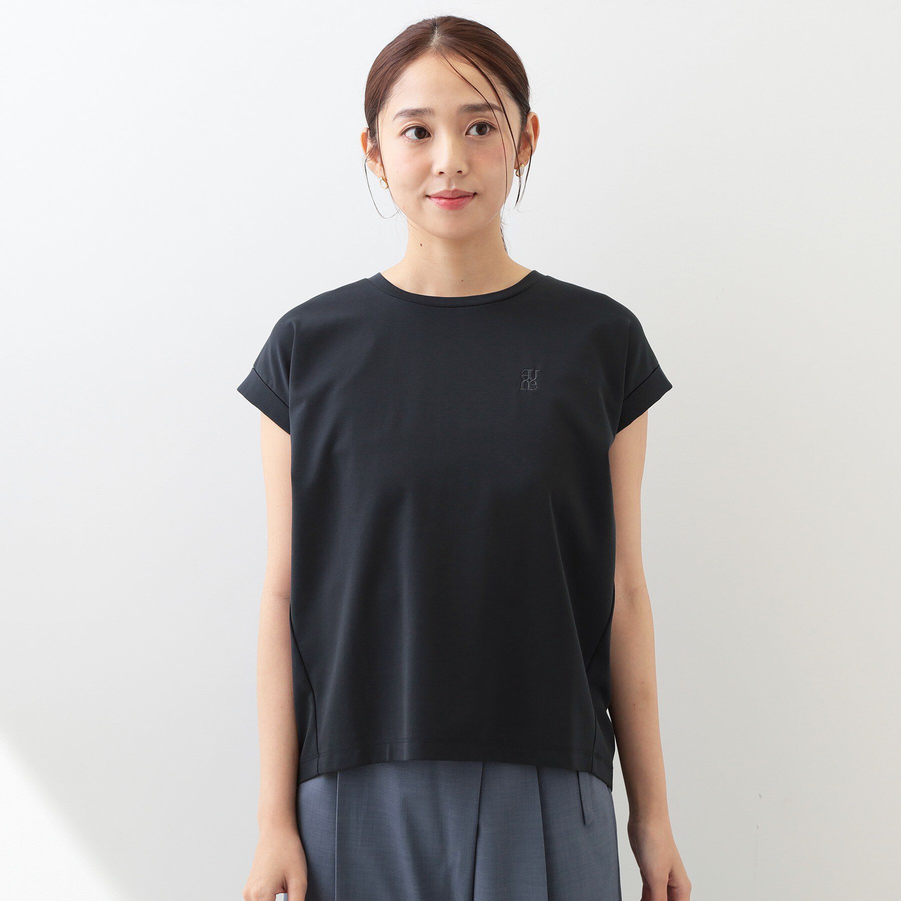 index「【接触冷感／UVケア】ワンポイント刺繍ターンバックTシャツ《洗濯機OK》」|Tシャツ・カットソー|