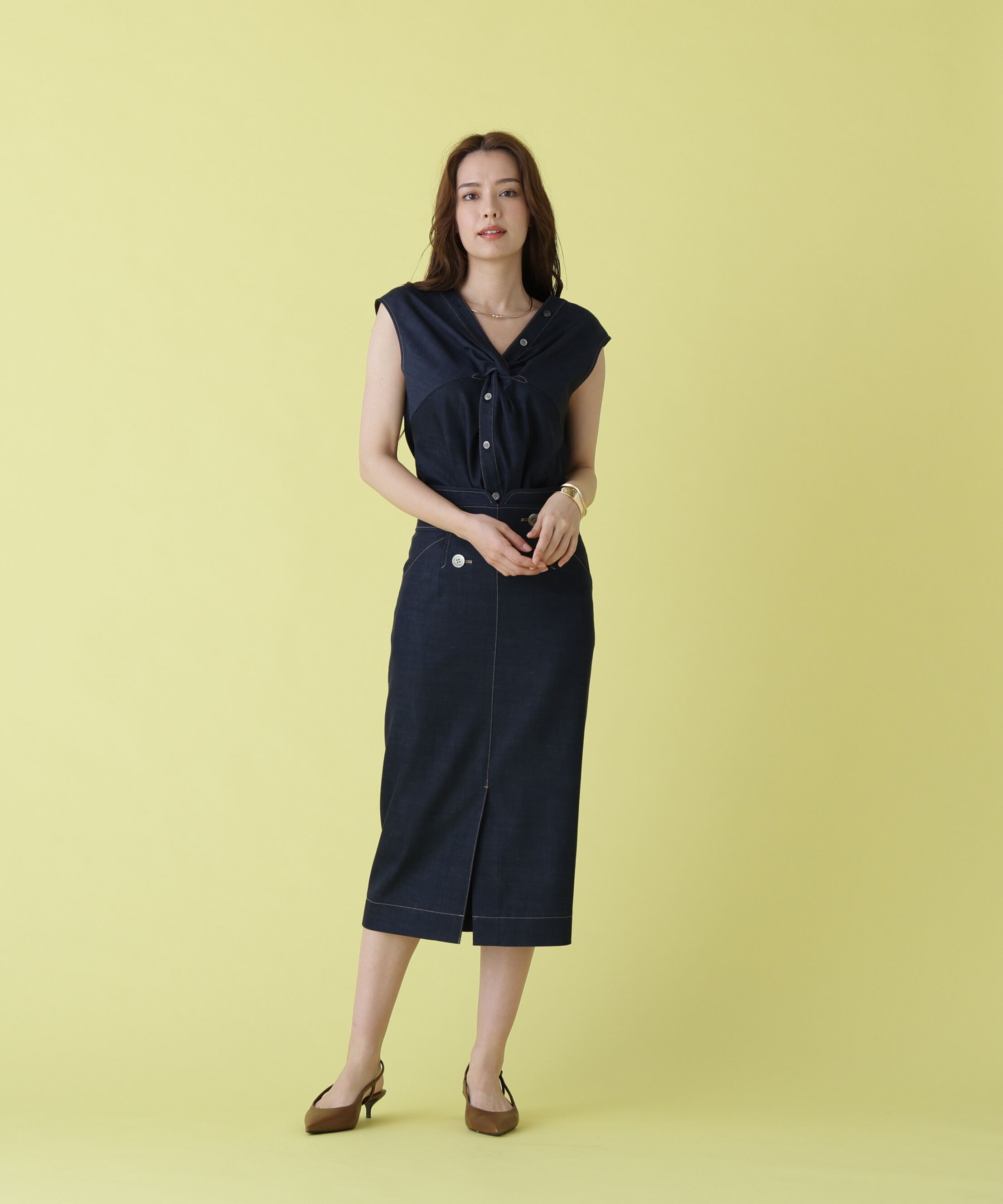  「［美香さん着用］デニム調フロントクロスブラウス」|シャツ・ブラウス|