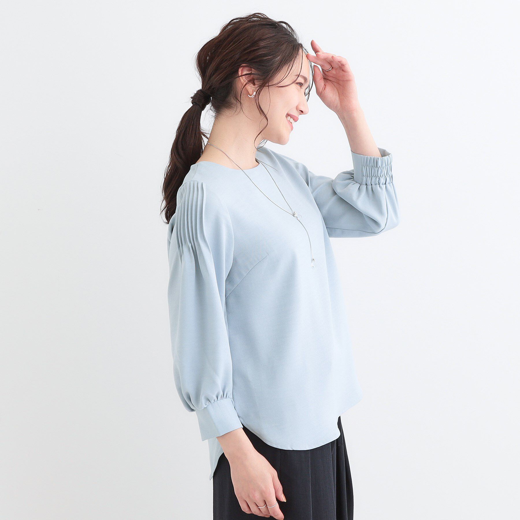 SHOO･LA･RUE「【洗える/洗濯後しわになりにくい】無理せずキレイ 肩タックブラウス」|シャツ・ブラウス|