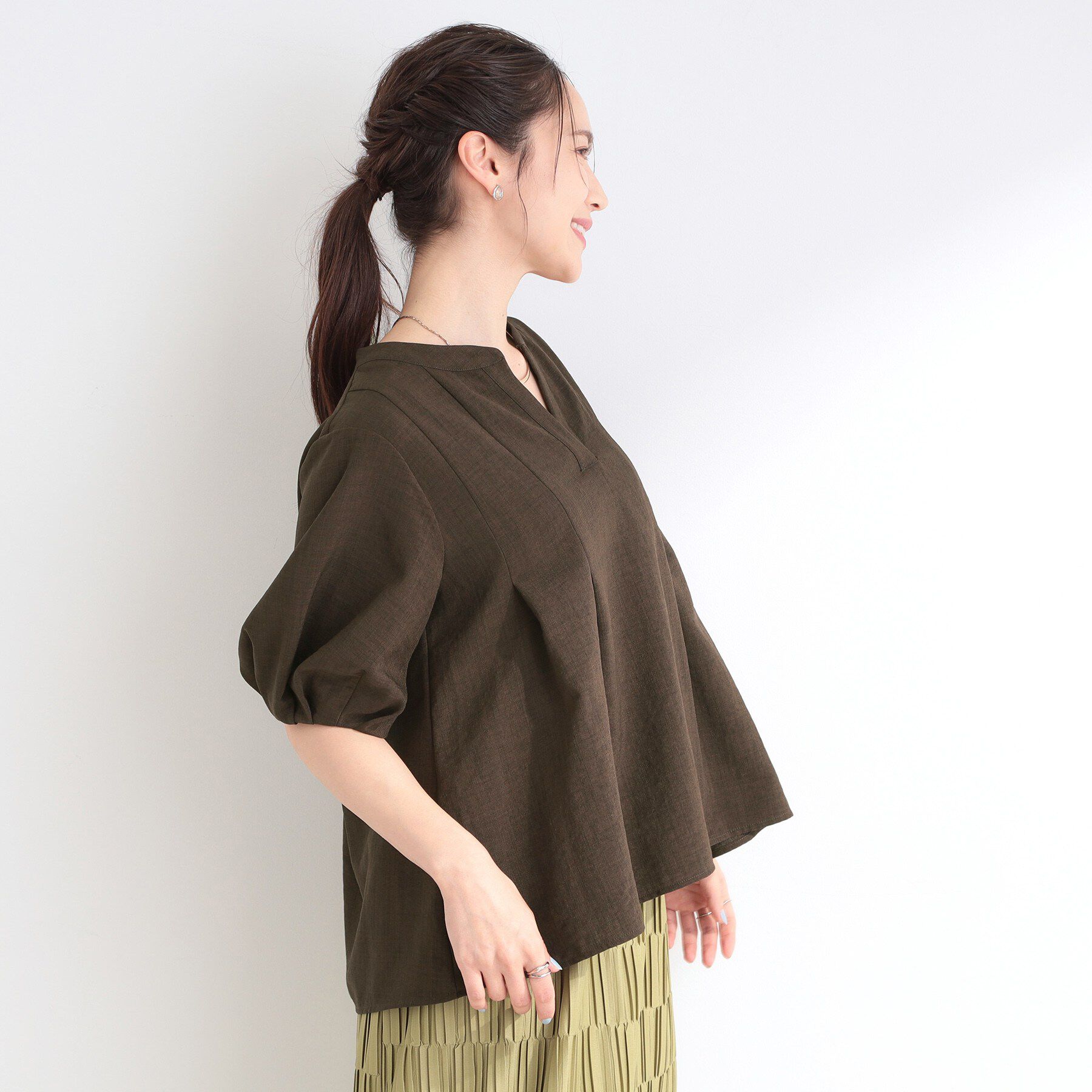 SHOO･LA･RUE「【洗濯後しわになりにくい/S-LL/インせず着られる】自然に体型カバー 麻調ペプラムブラウス」|シャツ・ブラウス|