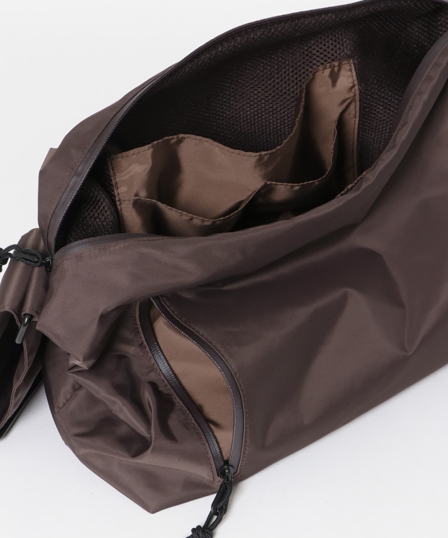 URBAN RESEARCH DOORS「『別注』YAKPAK&times;DOORS　SHOULDER BAG M」|ショルダー・メッセンジャー|