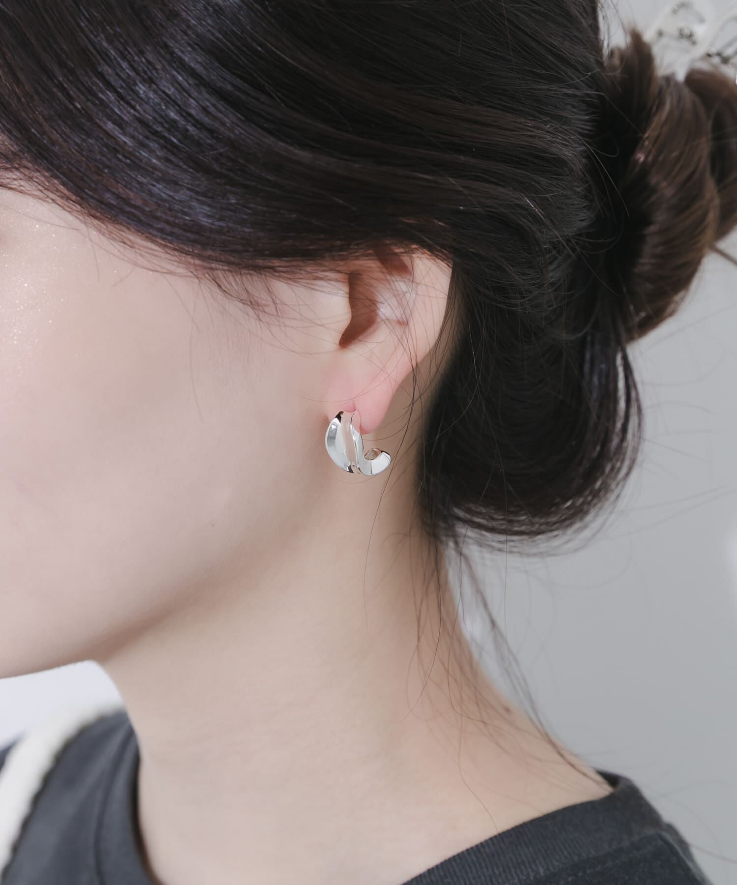 SMELLY「ニュアンスカーブピアス」|ピアス|