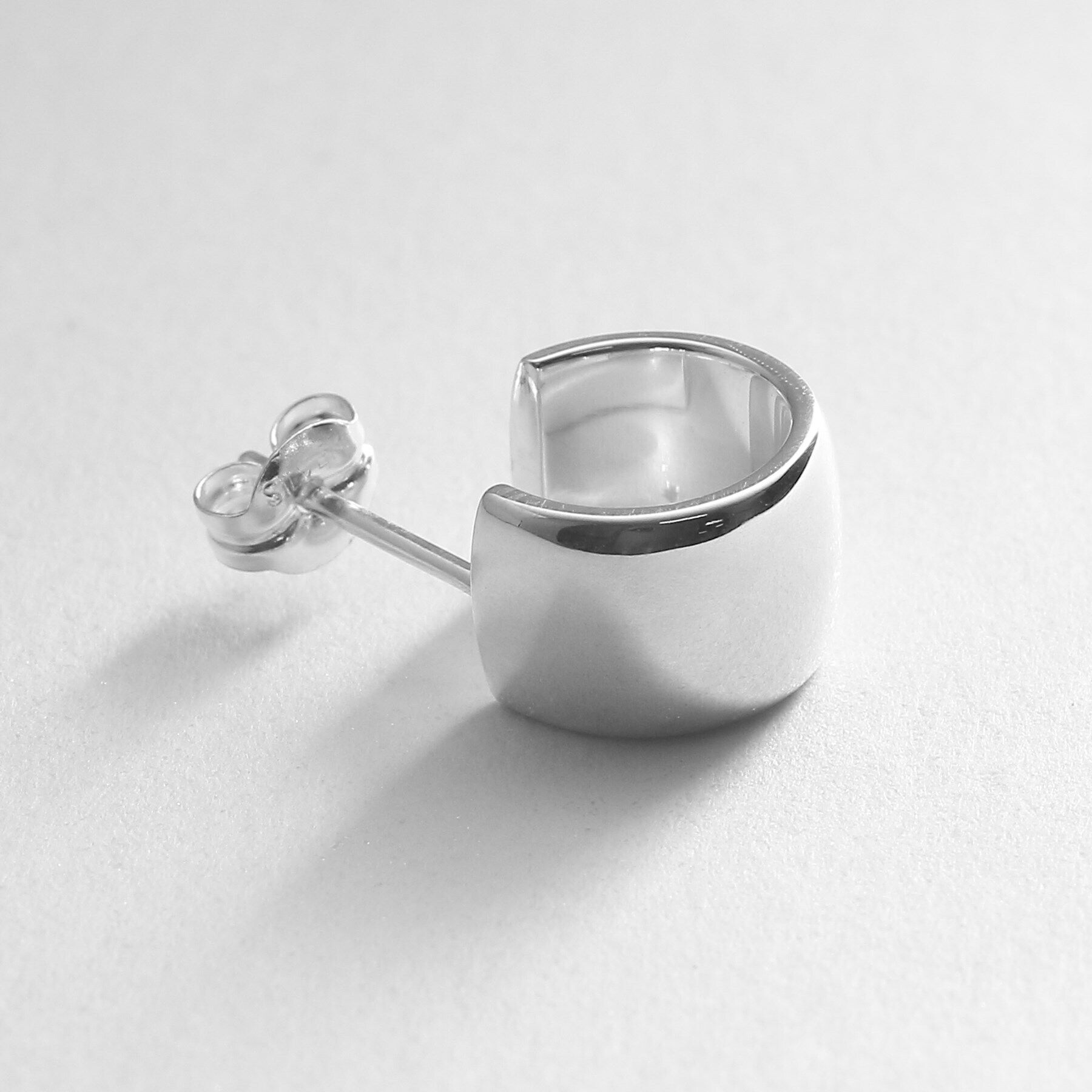 COCOSHNIK ONKITSCH「シルバー スモールフープ ワイドピアス」|ピアス|