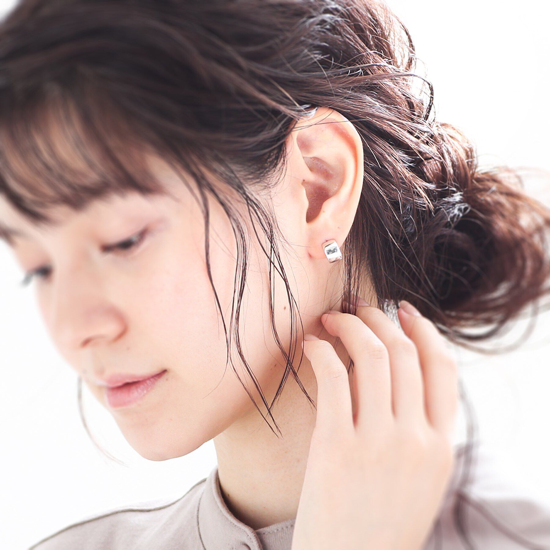 COCOSHNIK ONKITSCH「シルバー スモールフープ ワイドピアス」|ピアス|