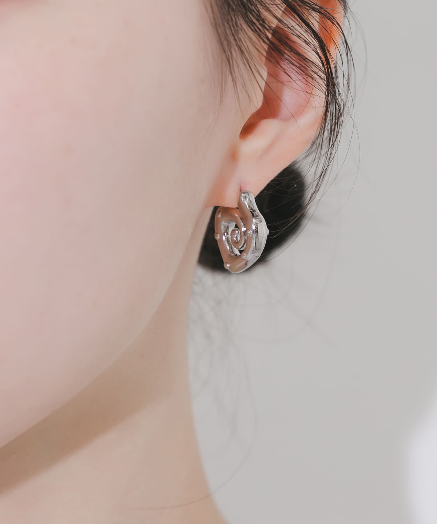 SMELLY「グルグルメタルハートピアス」|ピアス|