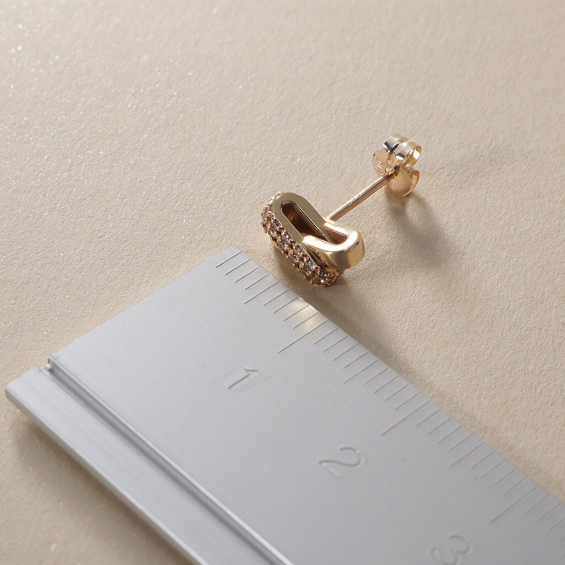 COCOSHNIK「K10ダイヤモンド アシンメトリークロス スタッドピアス」|ピアス|