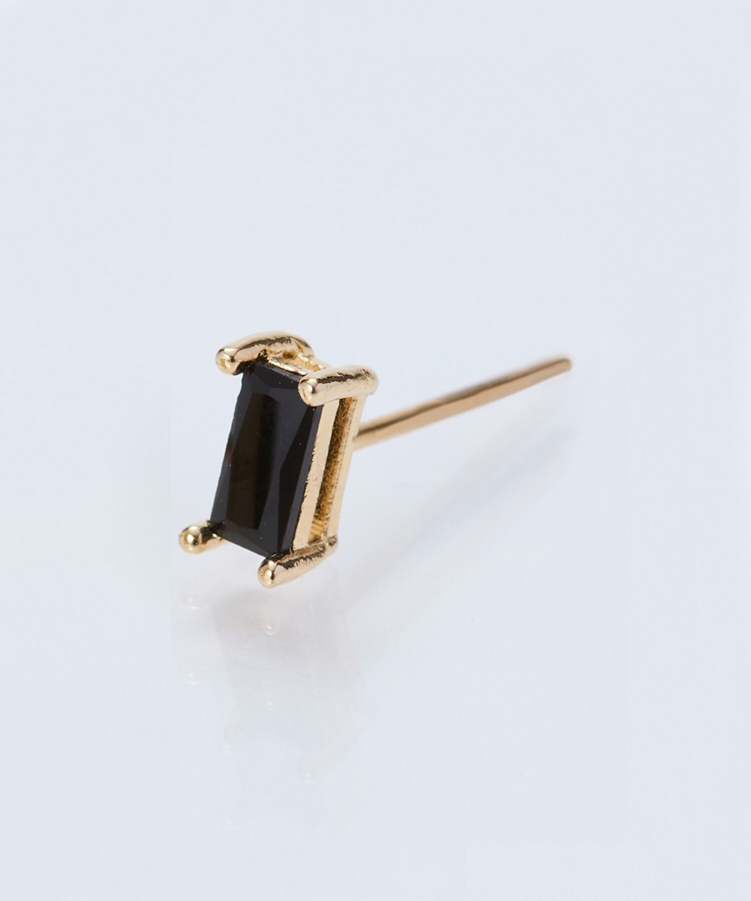 Phoebe「シャインフレームレクタングルピアス　ブラック（片耳）」|ピアス|