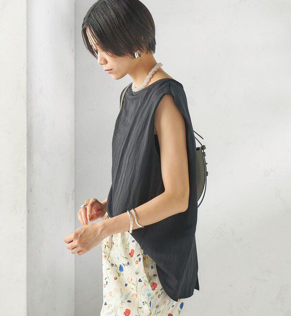 SHIPS for women「《予約》【実力派ベーシック】〈手洗い可能〉レーヨン ナイロン 深 ベンツ ノースリーブ プルオーバー」|Tシャツ・カットソー|