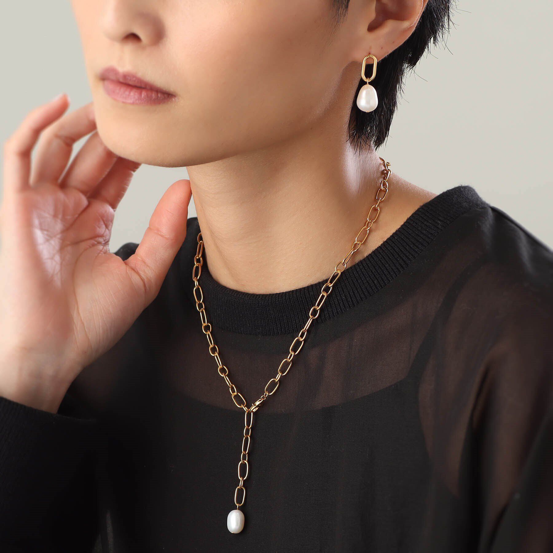 COCOSHNIK ONKITSCH「シルバー バロックパール チェーンリンク ショートピアス GP」|ピアス|