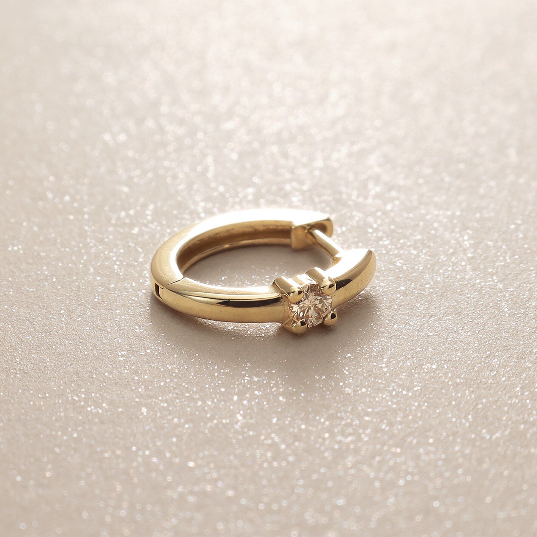 COCOSHNIK「K10ダイヤモンド 爪留め 中折れピアス」|ピアス|