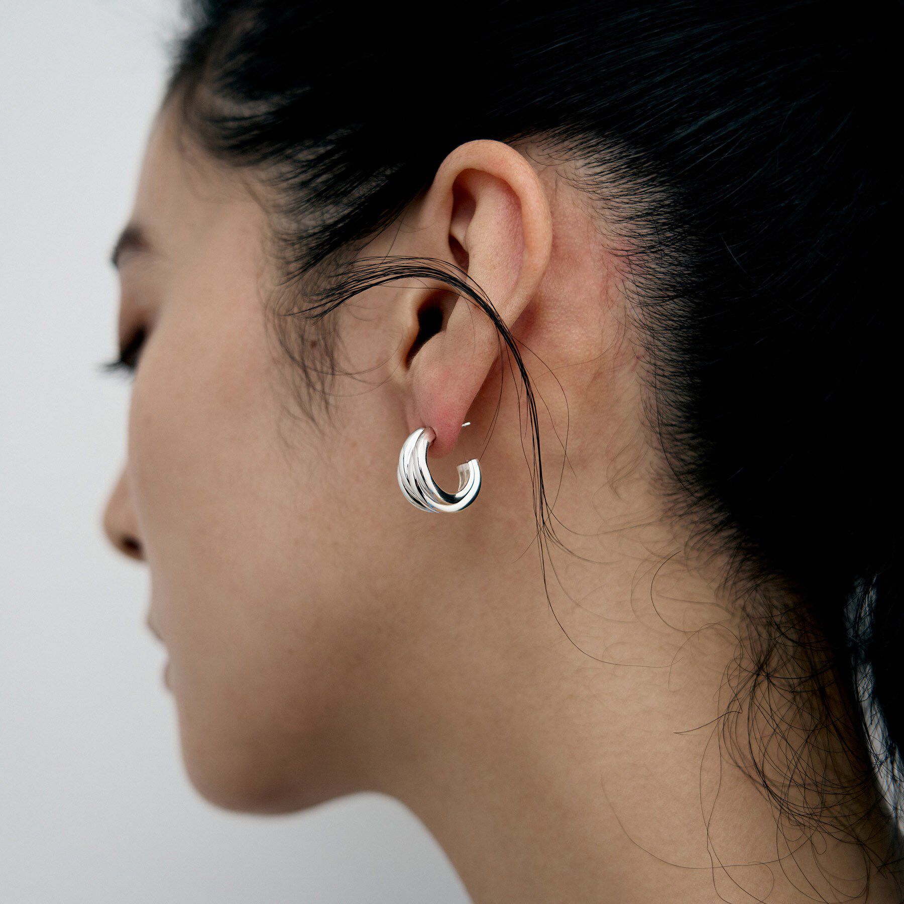 COCOSHNIK ONKITSCH「シルバー スモールフープ タングルドピアス」|ピアス|