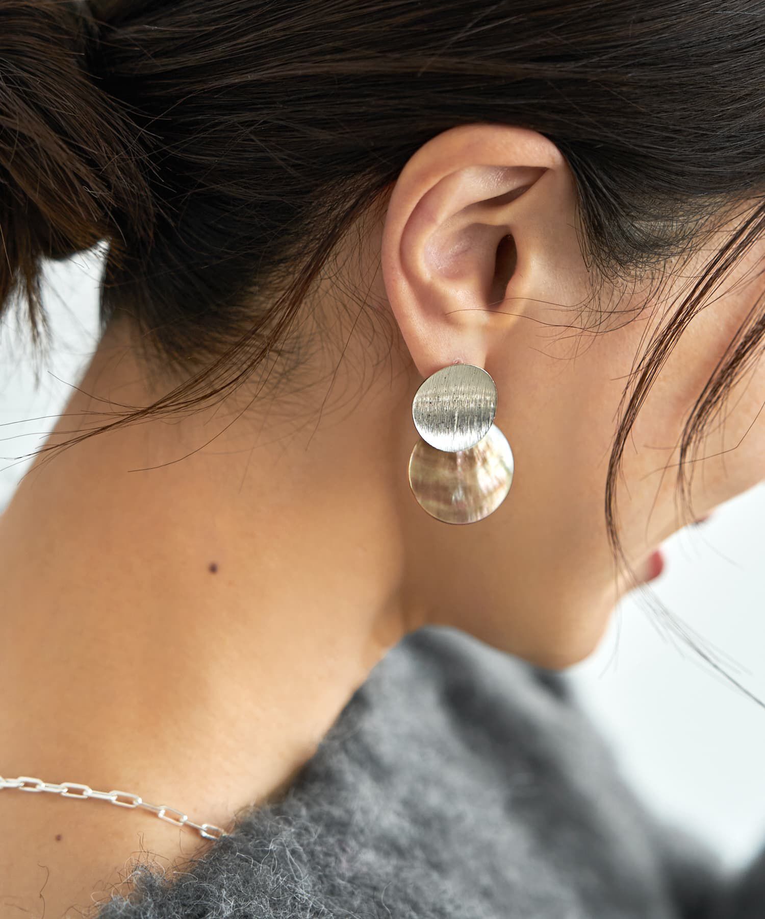 STYLE DELI「メタルとシェルのWプレートピアス」|ピアス|