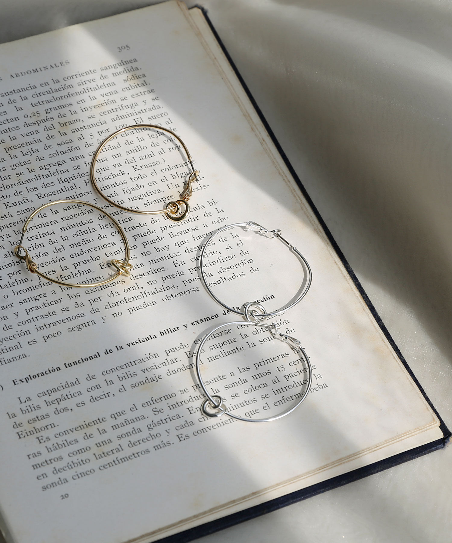 colleca la「［2WAY］スリムノットフープピアス」|ピアス|