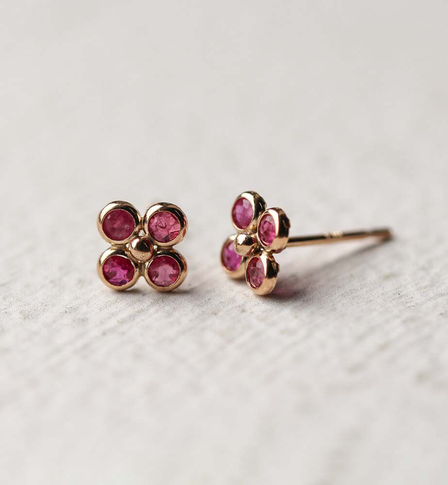  「ルビー フラワー ピアス | K10YG」|ピアス|