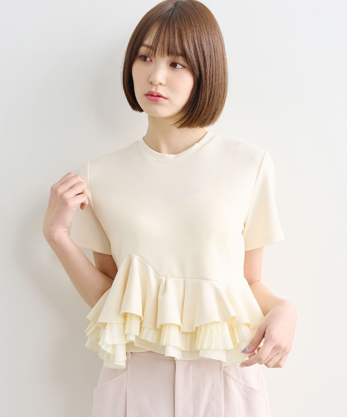 ♡大人気完売♡ ココディール ランダムフリルペプラムトップス アイボリー ランダムフリルペプラムトップス（COCO DEAL）｜ルミネのファッション