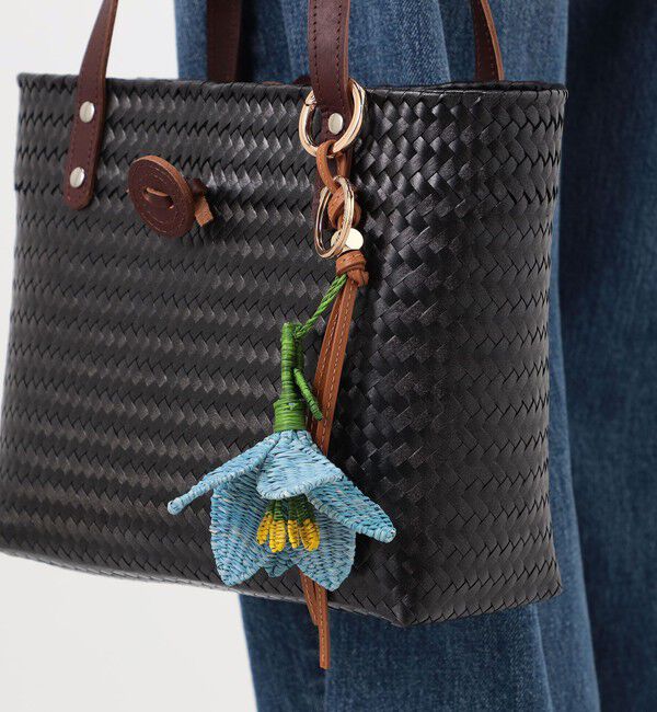 TOMORROWLAND GOODS「Atelier TOMORROWLAND FLOWER チャーム ブルー チャーム」|チャーム・キーホルダー|