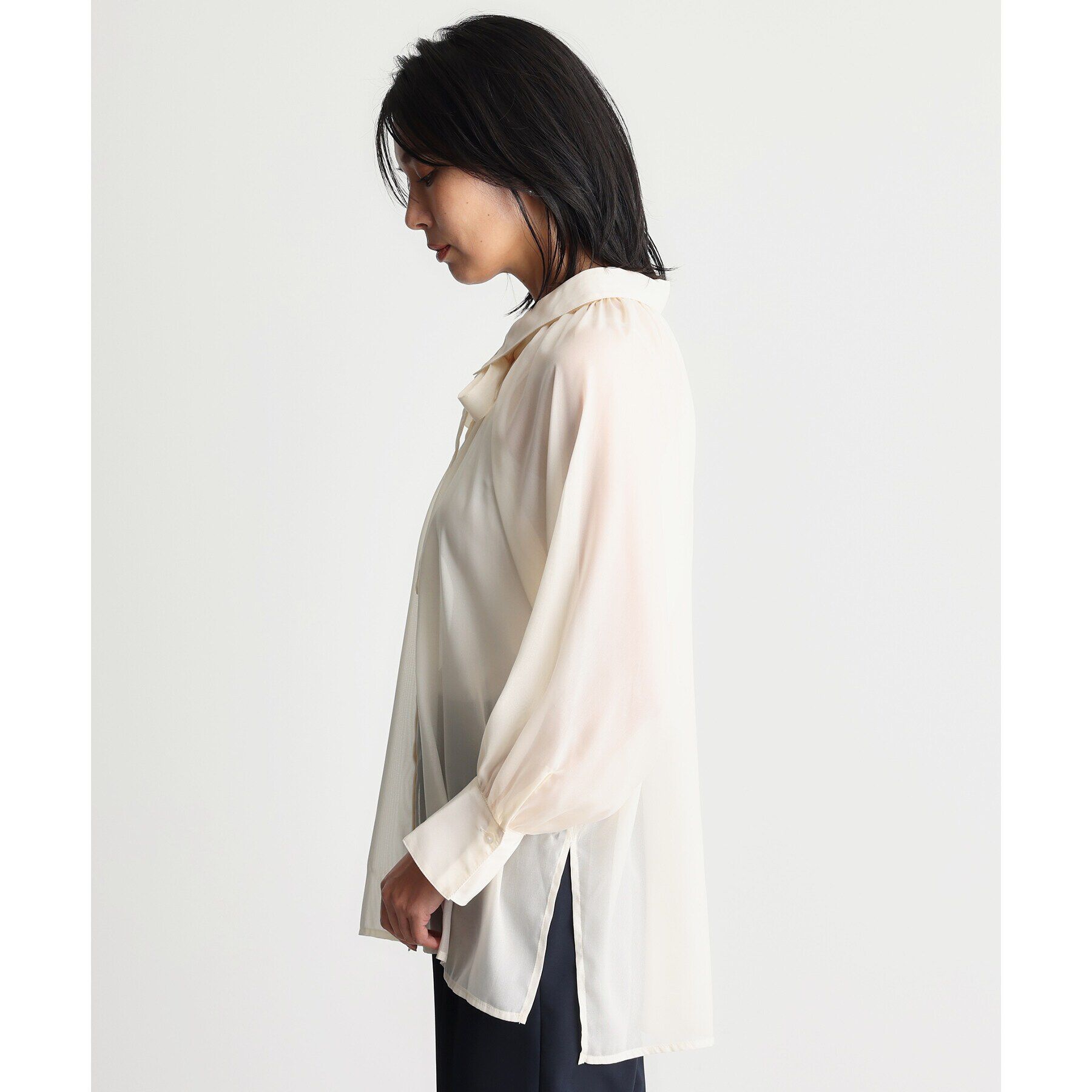 THE SHOP TK「【ONOFF活躍/セレモニー/通勤】タイ付きラメジョーゼットシャツ/洗える」|シャツ・ブラウス|