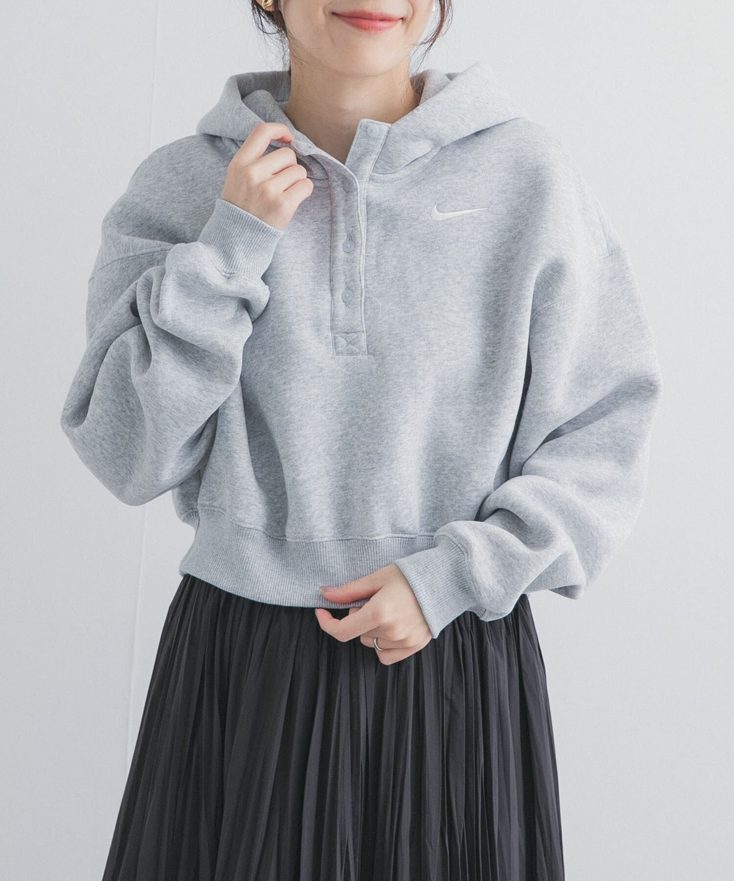 URBAN RESEARCH DOORS「NIKE　NSW PHNX FLC OS CRP HNLY」|パーカー|グレー