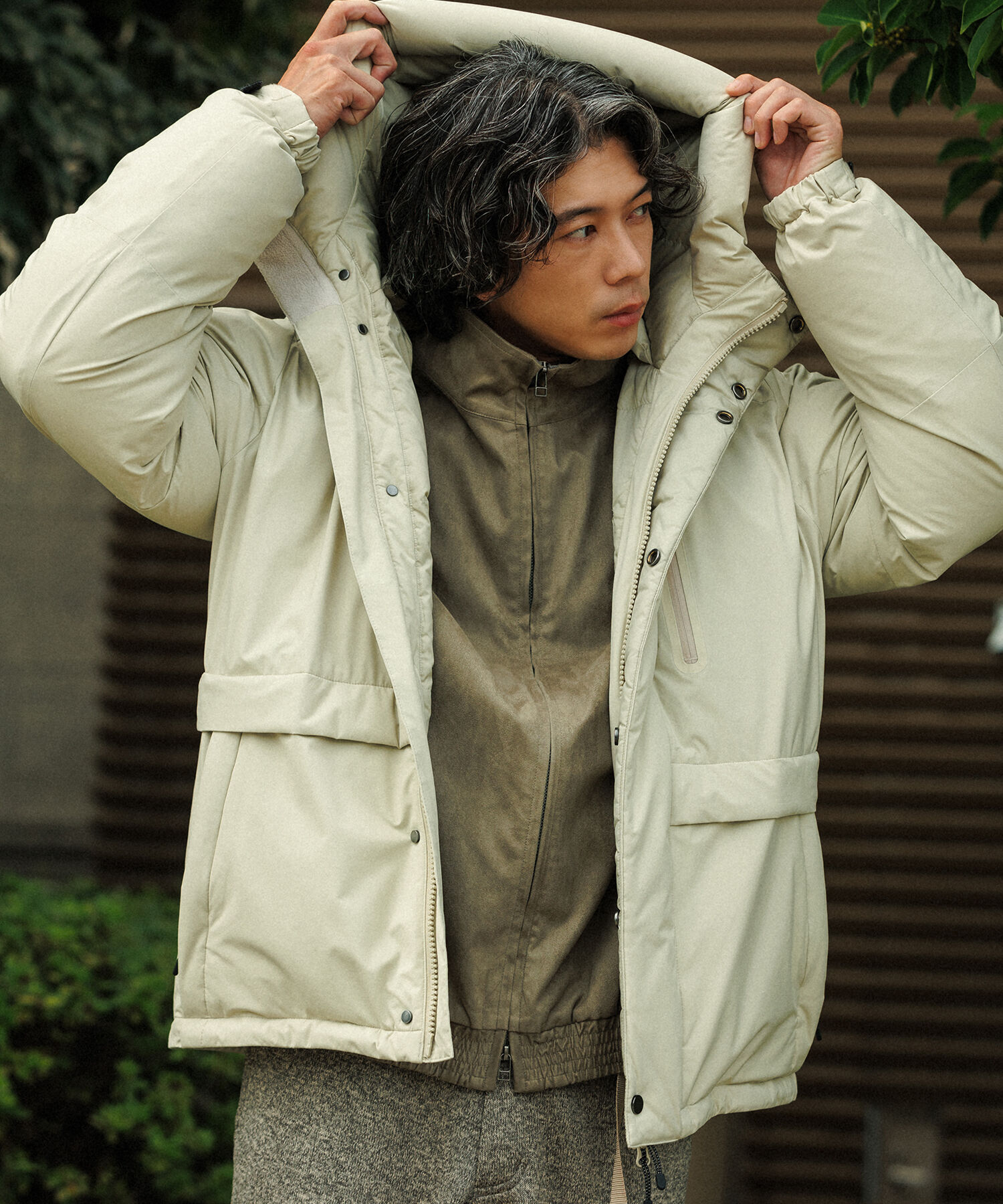 ADAM ET ROPE'「【ALLIED】700FP ショート フーディー ダウンジャケット / ユニセックス」|ダウン|