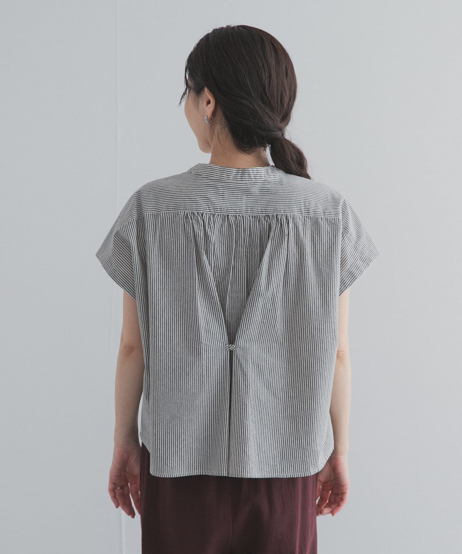 URBAN RESEARCH DOORS「ストライプクロップドブラウス」|シャツ・ブラウス|
