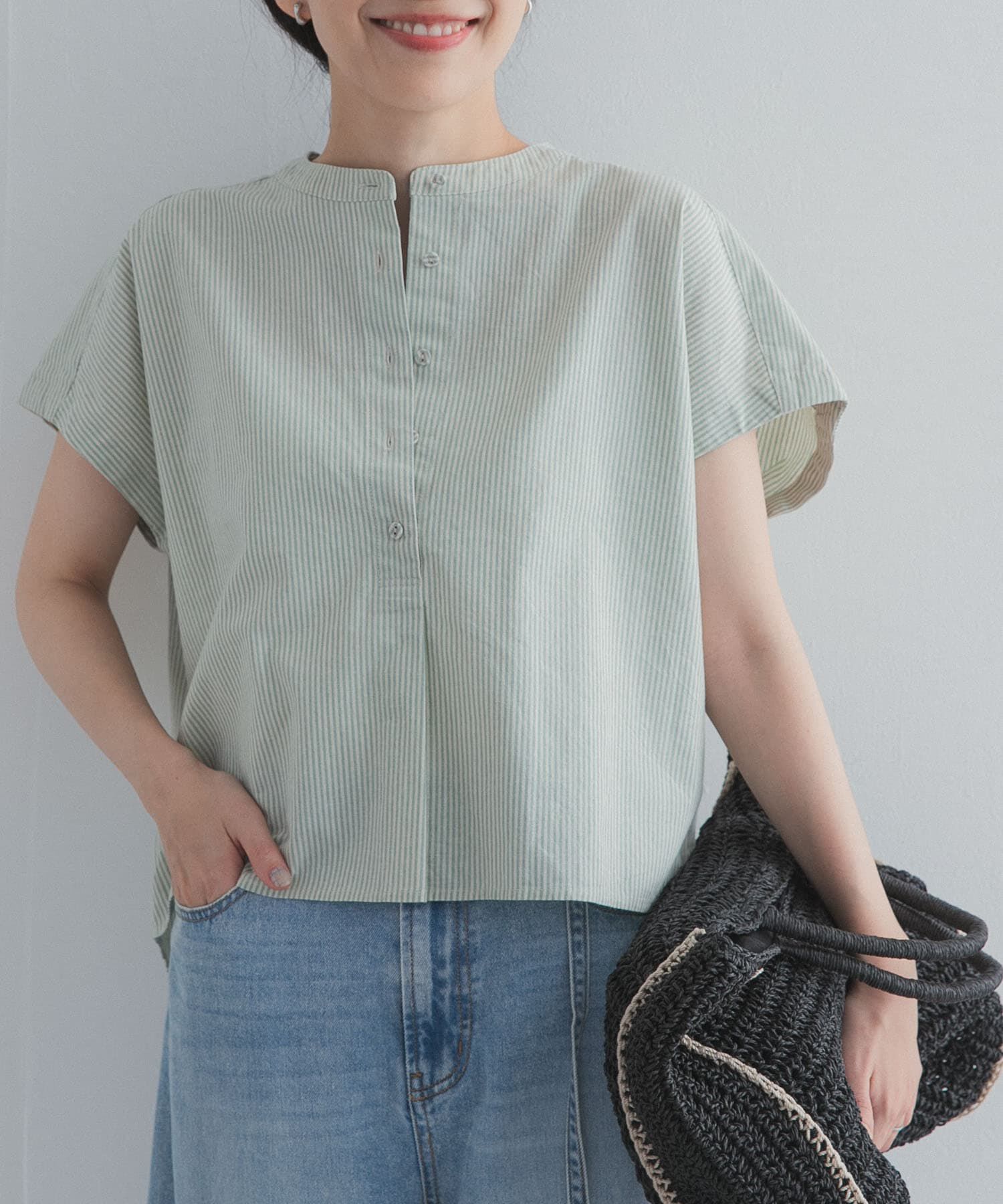 URBAN RESEARCH DOORS「ストライプクロップドブラウス」|シャツ・ブラウス|