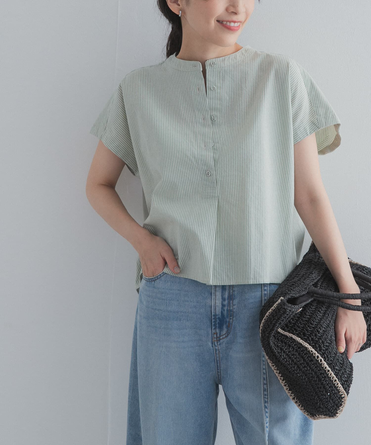 URBAN RESEARCH DOORS「ストライプクロップドブラウス」|シャツ・ブラウス|