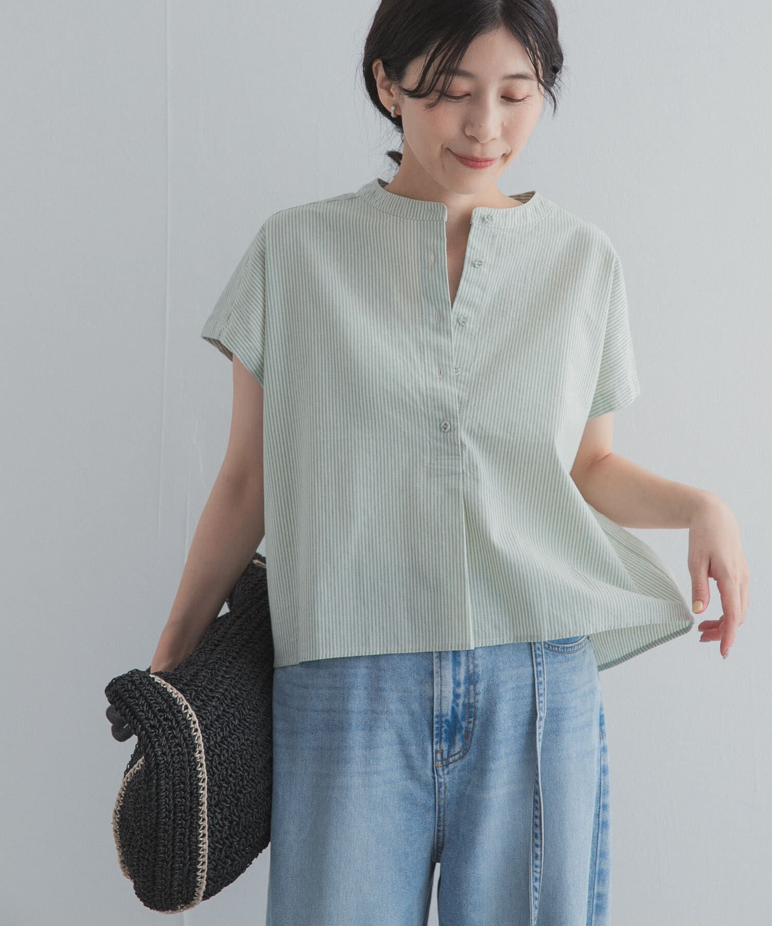 URBAN RESEARCH DOORS「ストライプクロップドブラウス」|シャツ・ブラウス|