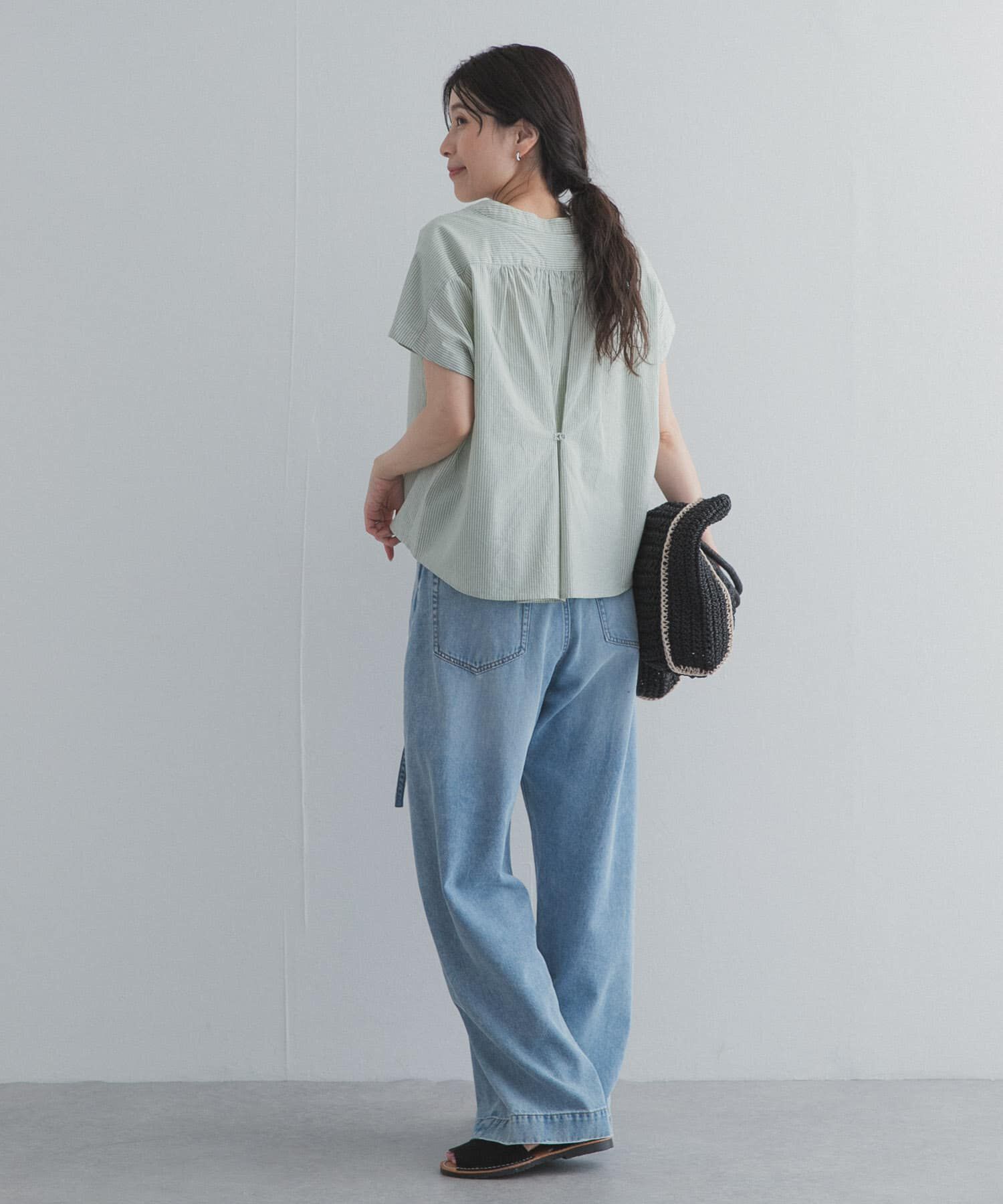 URBAN RESEARCH DOORS「ストライプクロップドブラウス」|シャツ・ブラウス|