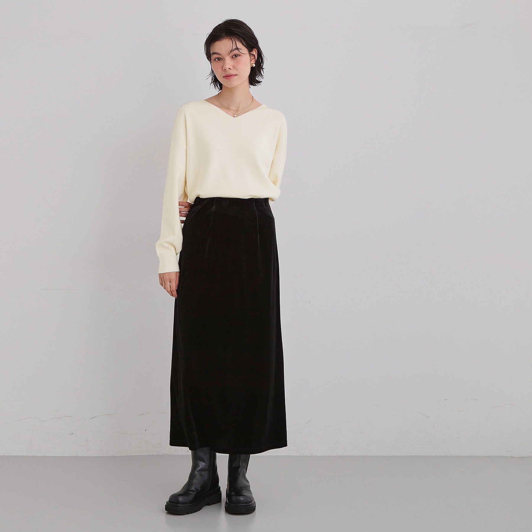 THE SHOP TK「【すっきりシルエットが叶う】大人のためのVネックニット/毛玉になりにくい/静電気防止/洗濯機OK」|ニット・セーター|