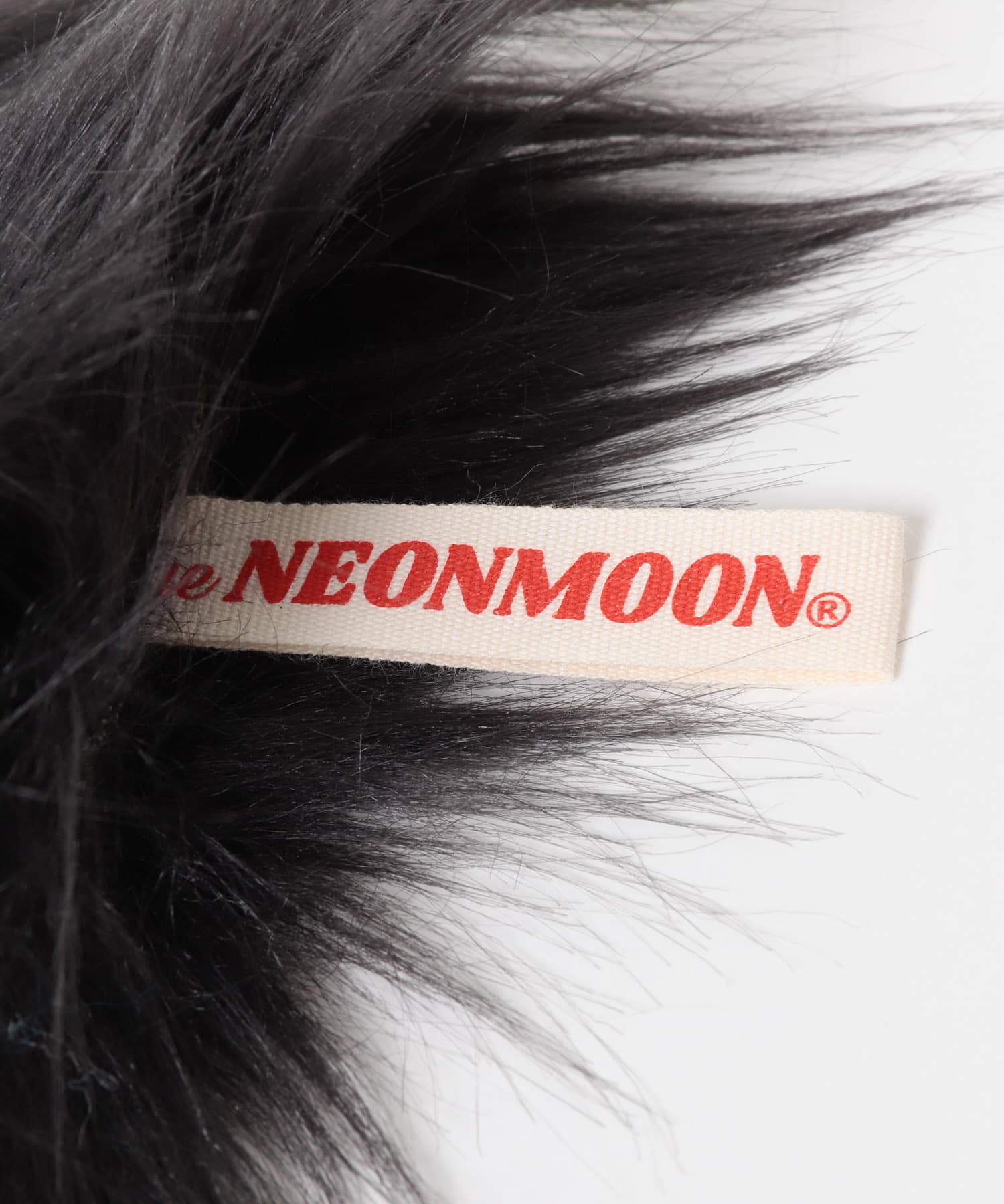 SMELLY「『WEB/一部店舗限定』NEONMOON　Fuzzy Dusty」|チャーム・キーホルダー|