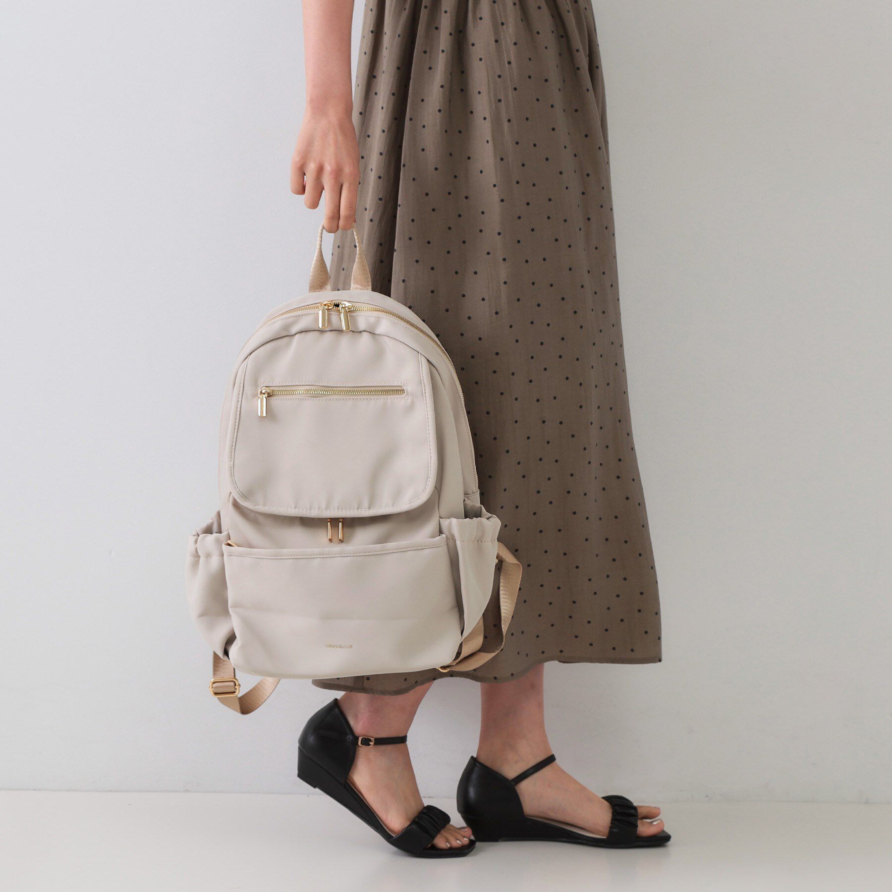 OPAQUE.CLIP「【撥水加工／多ポケット／A4サイズ対応】マルチファンクションツイルリュックサック」|リュック|ライトベージュ(05