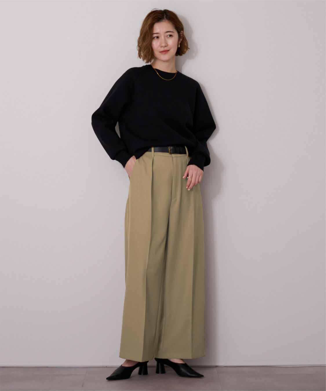 ur's「センタープレスタックワイドパンツ」|スラックス|
